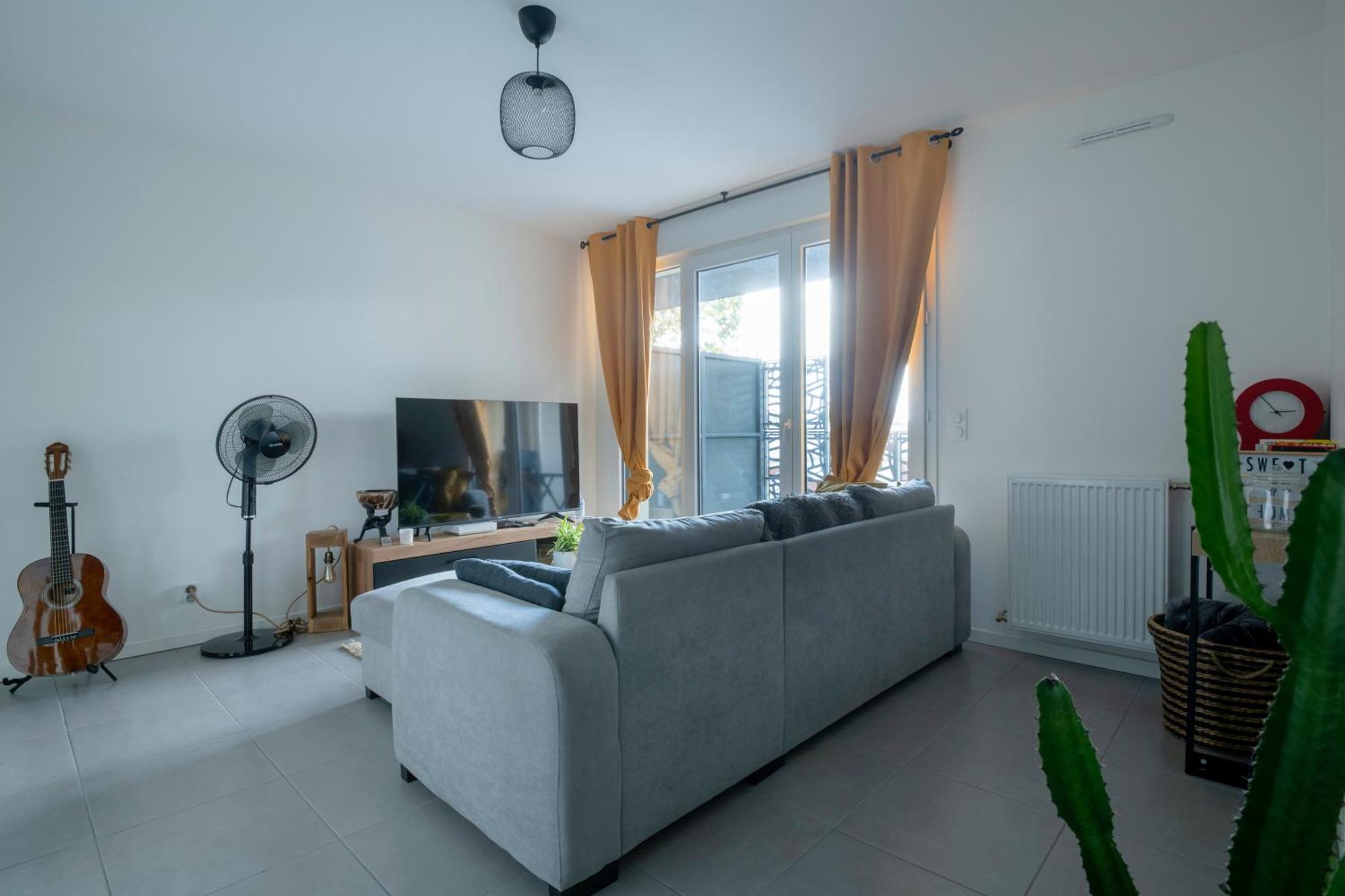 T2 Cosy Bordeaux - Tram & Parking Apartment Cenon Ngoại thất bức ảnh